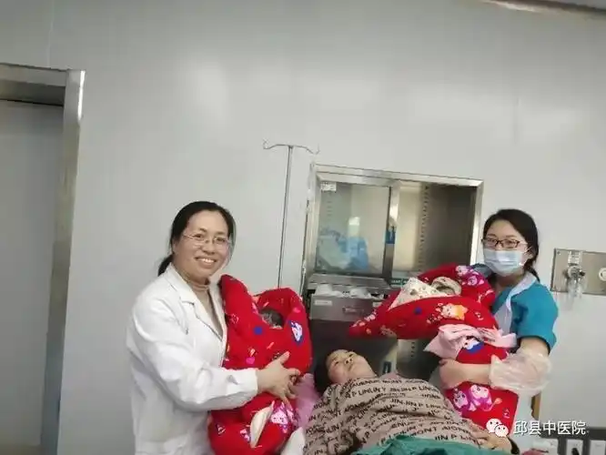 来自产房的惊喜两对双胞胎顺利生产