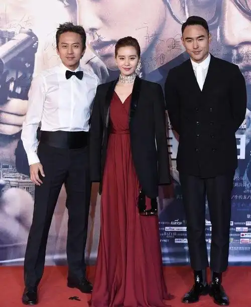 邓超为刘诗诗披上自己西装让人暖心网友别让吴奇隆看到