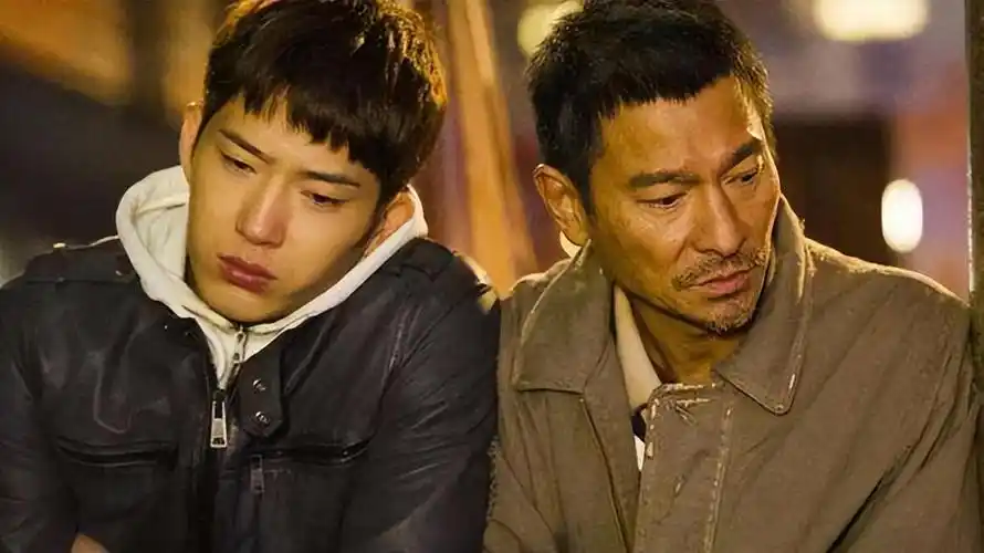 回顾井柏然:出生28天被抛弃,奶奶捡垃圾将他养大,红后父母认亲