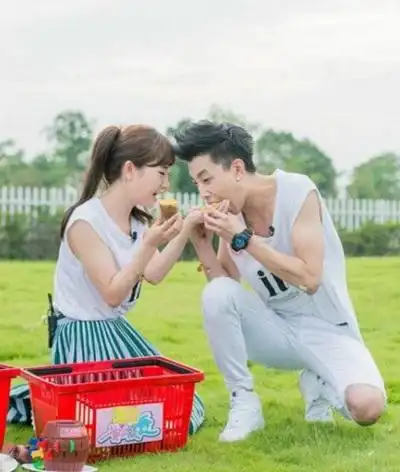 范世琦张檬变身情侣参加《如果爱》第二季明星恋爱真人秀.