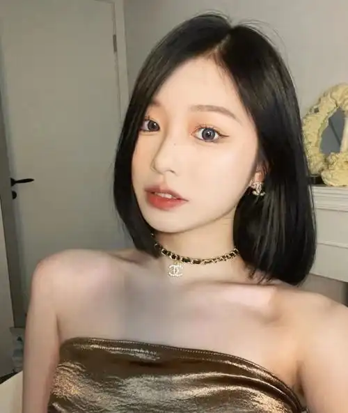 的女生,气质高冷又复古的超级好看,这种超短发几乎适合所有脸型的女生