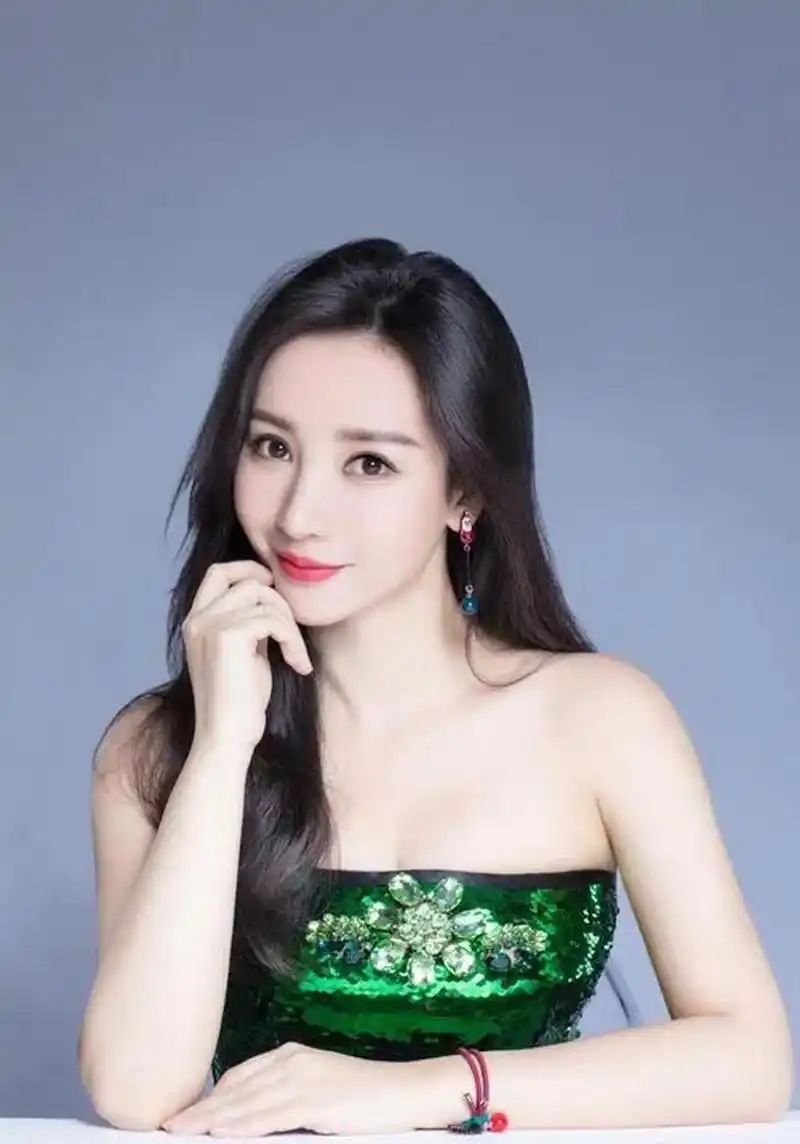 张艺谋执导央视春晚,柳岩成为主持人,2024年的央视春晚你会看吗?