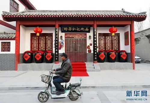 目前,余店民俗文化村项目一期十坊街,内外基础设施已基本完善,鼓楼