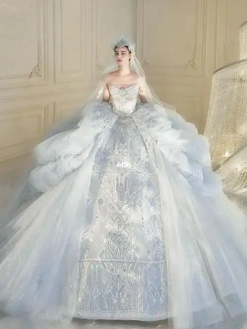 仙气满满的梦幻蓝色婚纱拒绝不了的浪漫感