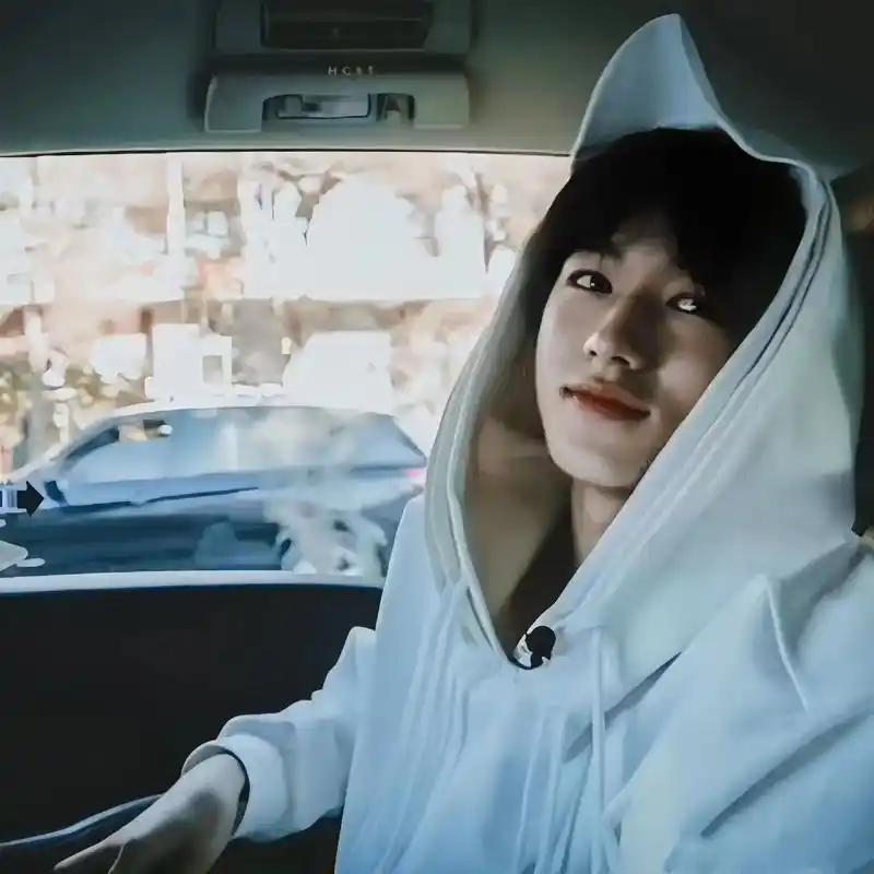 比正式的照片更有杀伤力#宋亚轩 #女友视角 #livepho - 抖音