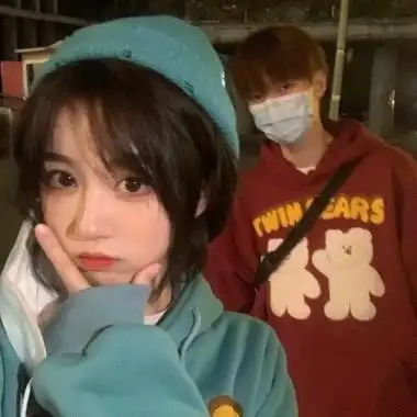 真人情头两张一人一半分开-情侣头像 - 壁纸之家