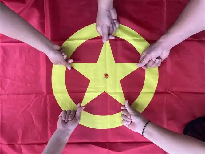 党旗所指团旗所向云表镇开展我与团旗团徽同框活动