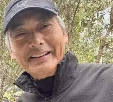 10位港圈老牌男星近照对比断崖式衰老和不老男神差别太大了