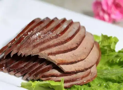 特别是那些经常熬夜,患有失眠的人,平时吃些猪肝儿,便可起到点点软件