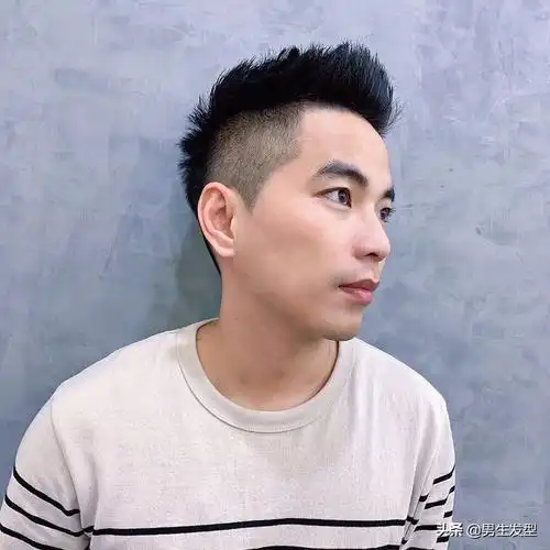 男生"两边剃短"发型好看吗?试试这3款,剪完干净利落又帅气