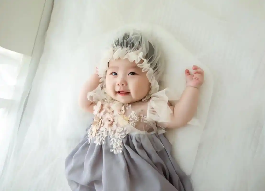 四个多月的宝宝,每一个微笑,都是生命的恩赐,每一个瞬间