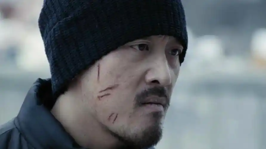 9分钟看完犯罪电影《黄海》中国大叔闯荡韩国,被各方势力追杀!