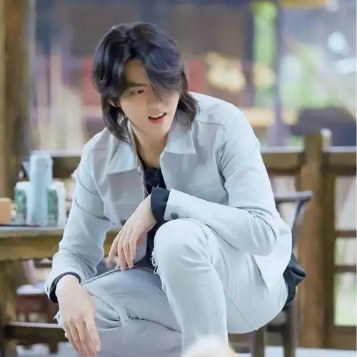 【男明星中长发造型盘点】男生长发也可以很好看 166王一博 额前几