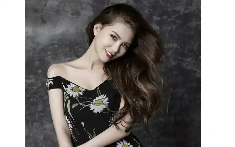 创新bmw 2系旅行车焕新上市_昆凌篇