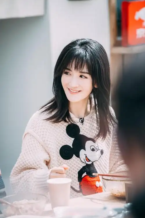 温柔与坚定并存,综艺女王谢娜从未停下制造快乐的脚步__凤凰网