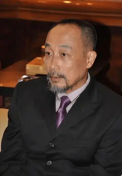 曝演员孙海英不当言论,造谣洞庭湖决堤无人管,网友:他真瞎了眼