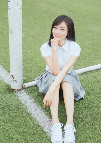 金丽婷最新写真曝光 少女感十足活力满满