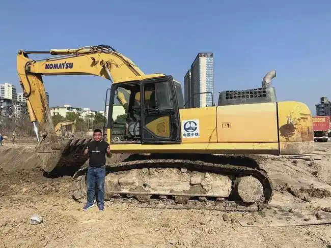 从业18载小松挖掘机成就他的高质量工程