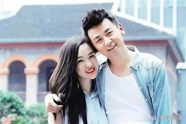 雷佳音妻子翟煦飞首次晒合照,二胎福气引网友羡慕!