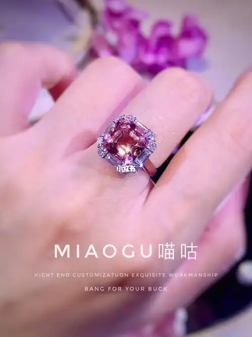 钻与t方钻搭配结合96可甜可咸的时髦气质十分突出樱花粉色调摩根石