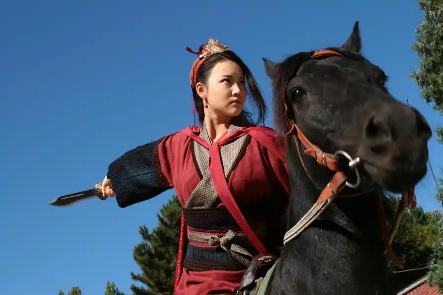 刘筱筱饰扈三娘