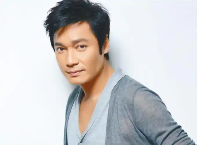 回顾罗嘉良抛弃相爱30年的方敏仪投入苏岩怀抱如今他幸福吗