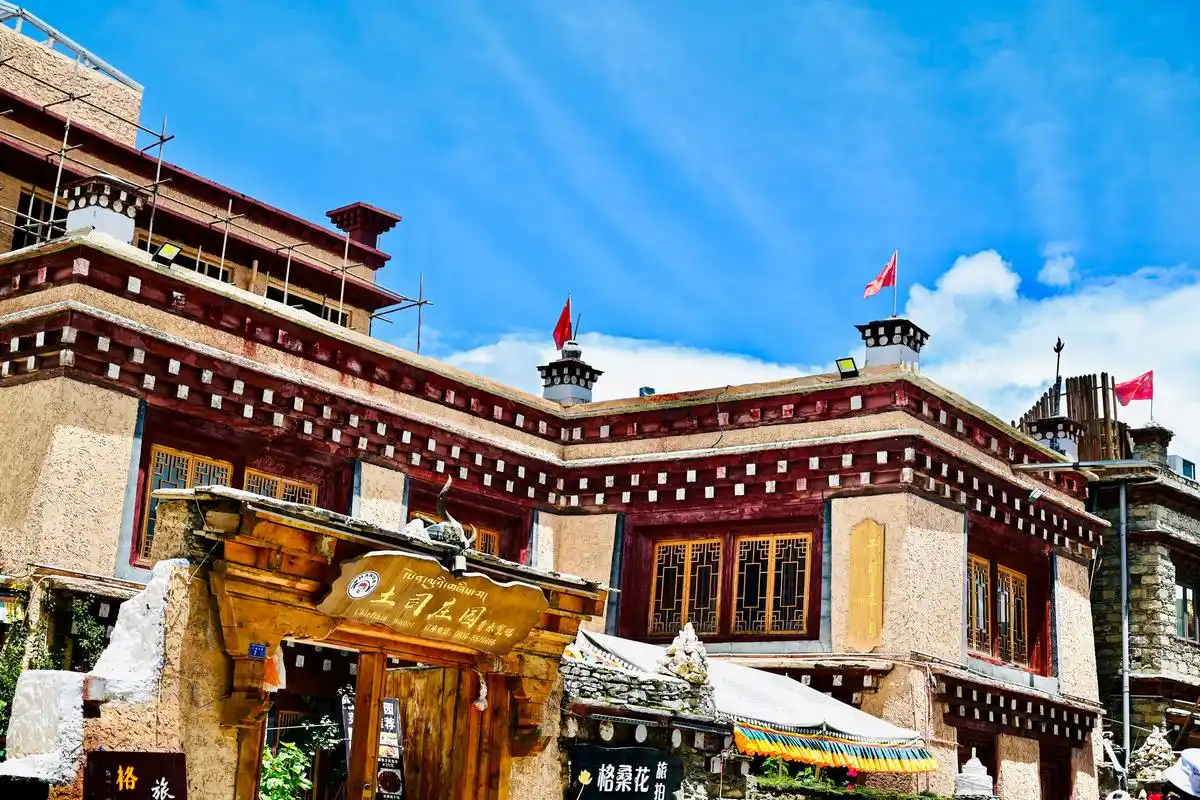 探秘理塘:天空之城的人间仙境之旅