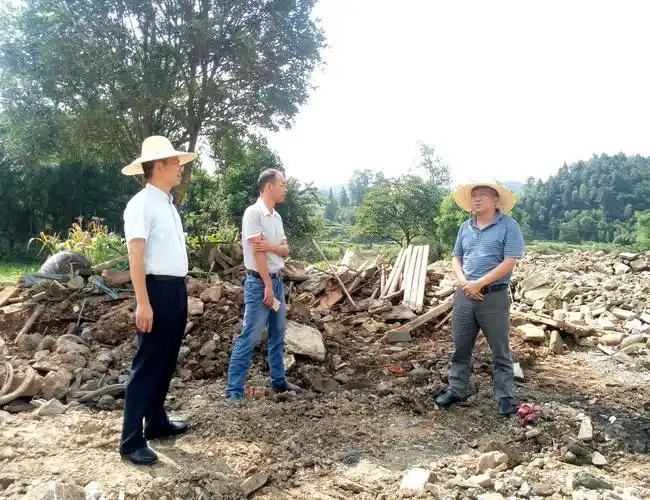 洪学军率队调研信访维稳工作