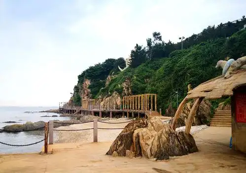 《烟台东炮台,月亮湾,栈桥……》