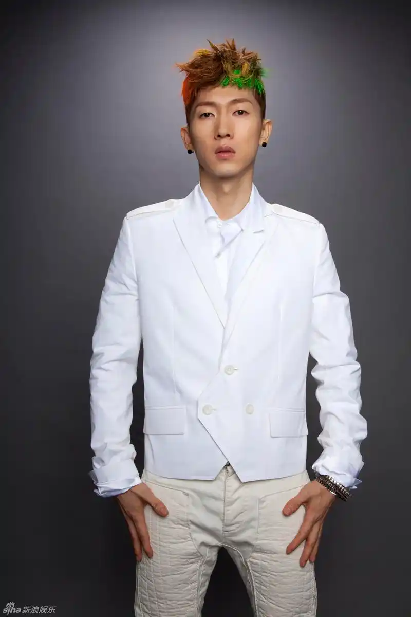 p>张佑赫(         ),1978年5月8日出生于韩国庆尚道大丘市.