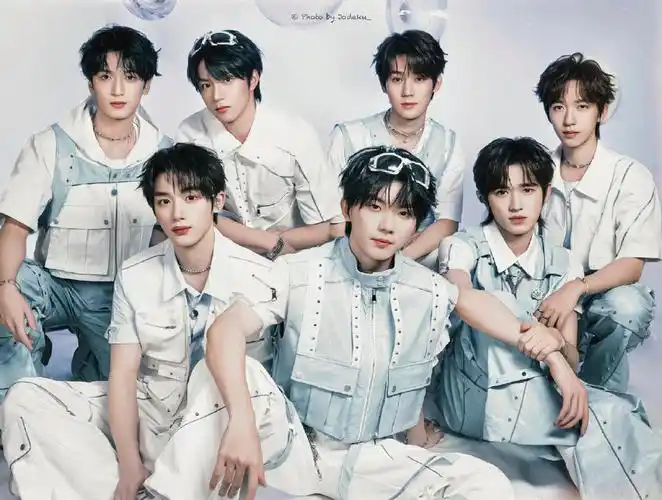 时代少年团演唱会联排合照 马嘉祺 丁程鑫 宋亚轩 刘耀文 张真源