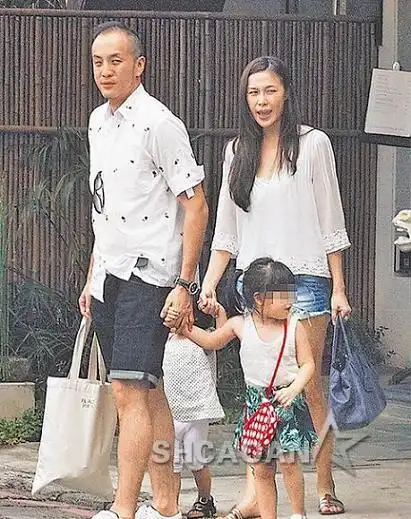 唐志中和姐姐唐可珊2家人相约柯震东爸爸餐厅吃饭图第2页