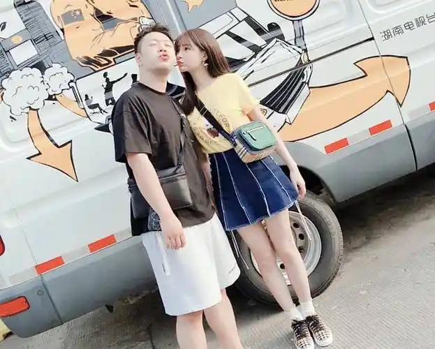 杜海涛沈梦辰辟谣分手传闻,共用一张甜蜜照,但两人的表情却不同_网友