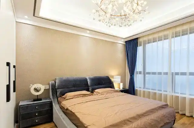 简约现代风卧室 优雅香槟色装饰3/6