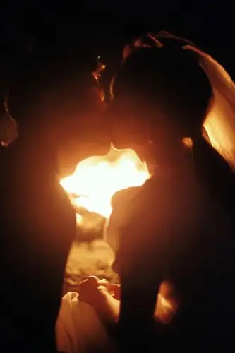 小岛的风越过海角吻到你唇角