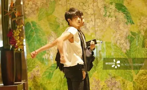 华晨宇东方卫视旅途的花样#【酒店】【媒体高清】170519 《旅途的