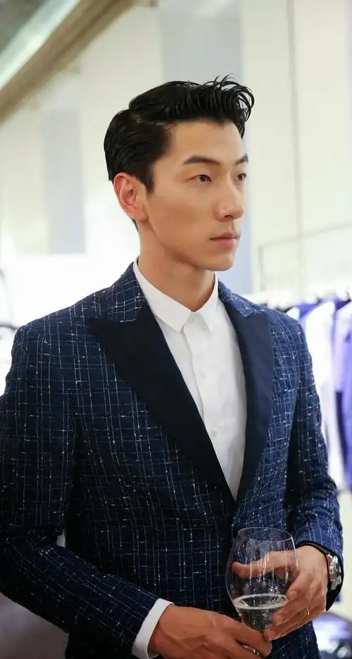 气质暖爸模特张亮写真高清手机壁纸744*1392