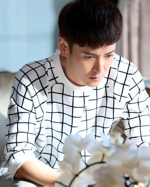 韩栋:名校毕业却去工地搬砖,转行当演员大获成功,妻子是经纪人_表演