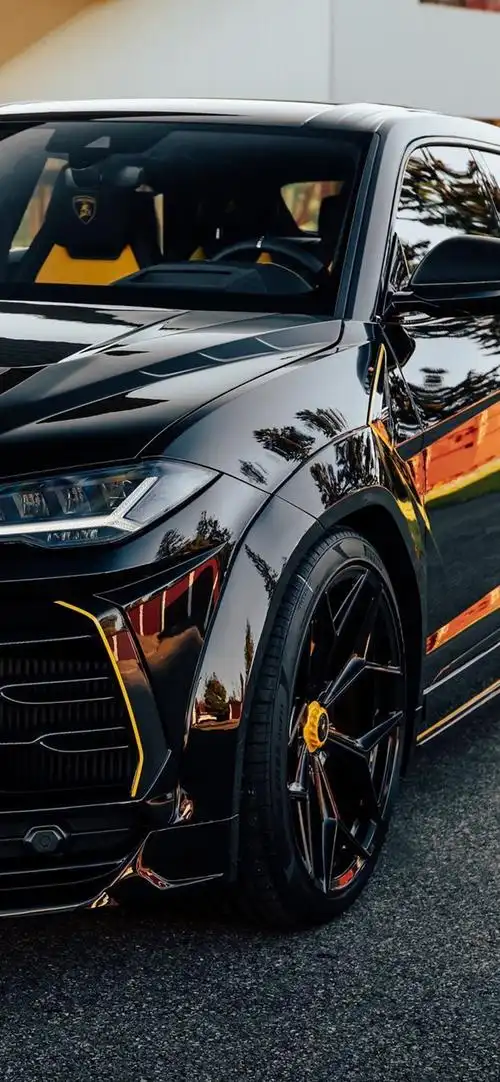 兰博基尼urus黑色炫酷手机壁纸