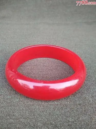红玉手镯