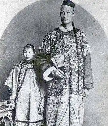 晚清第一高人詹世钗比姚明还高,迎娶英国美女,游玩几