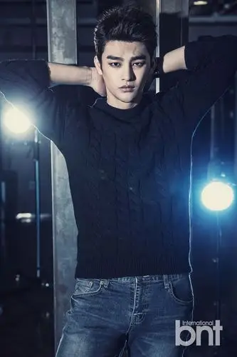 徐仁国拍时尚写真 眼神冷酷展型男魅力