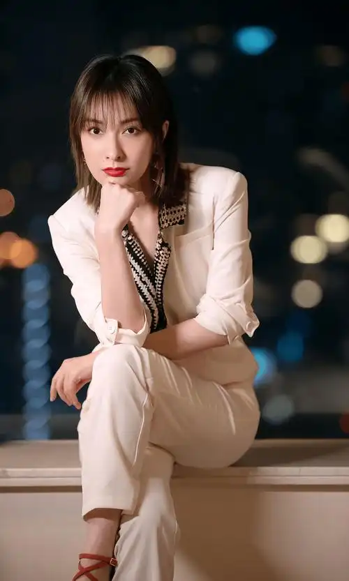 郑凯吴昕地下恋被曝光?双方沉默,至今仍是个迷!_网友_互动_观众