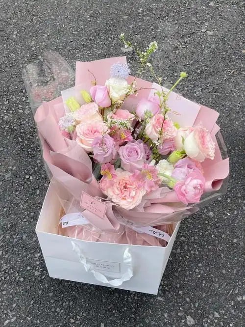 最新款鲜花花束(2021新款鲜花花束)