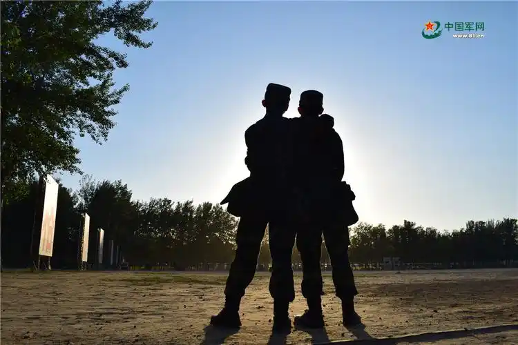 这些武警战士的背影,你有没有被感动到? - 中国军网