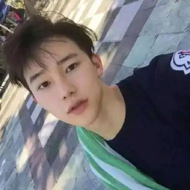 15岁帅哥头像真实照片高清好看的15岁左右小男生现实照片头像