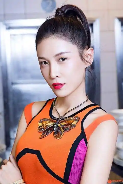 张蓝心_中国国家跆拳道运动员,影视演员 - 艾问知识人