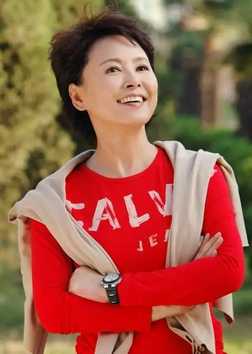 张建亚小木匠变身大导演与女星张瑜离婚后甘当模范前夫