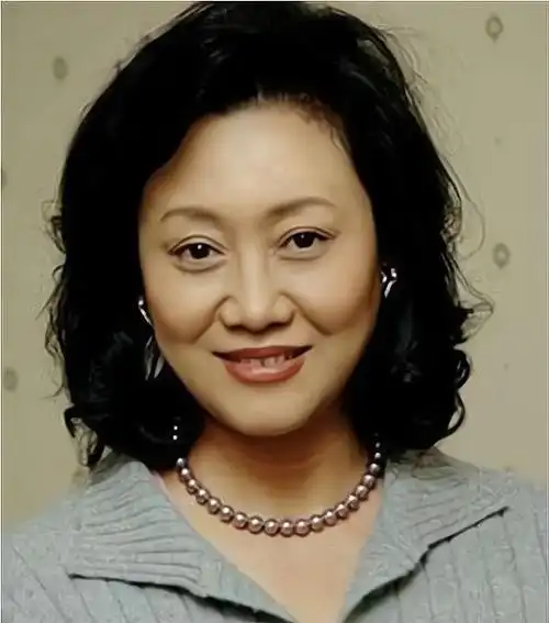 演了一辈子戏却靠女儿车晓的绯闻出名老戏骨王丽云亏不亏