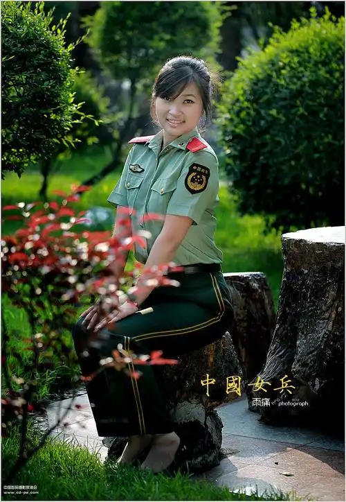 中国 女兵